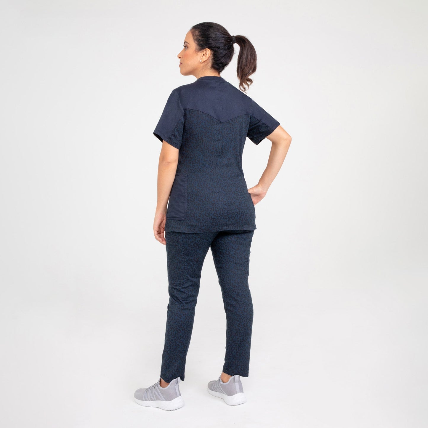 CopperActive™ Scrub Women's Cheetah V-neck Top
